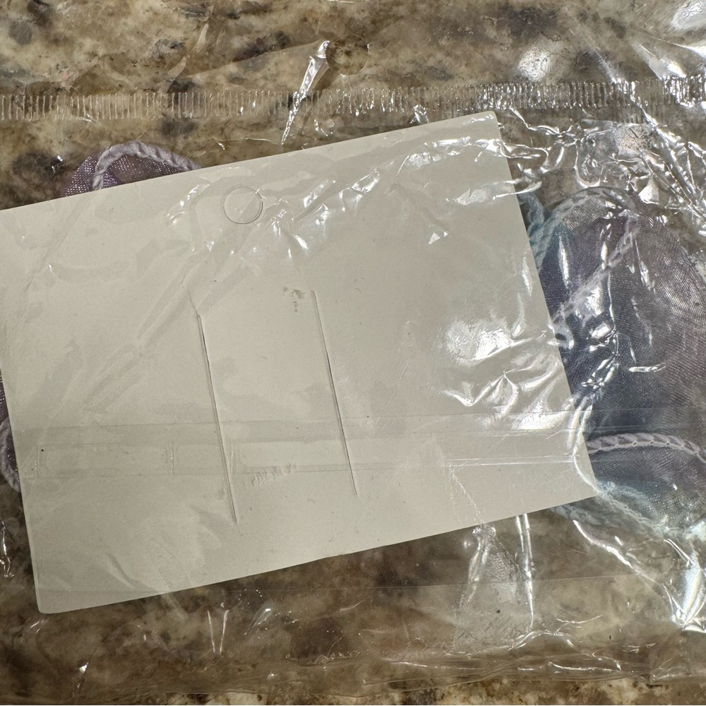 NIB Princess Bow - Picture 2 of 3